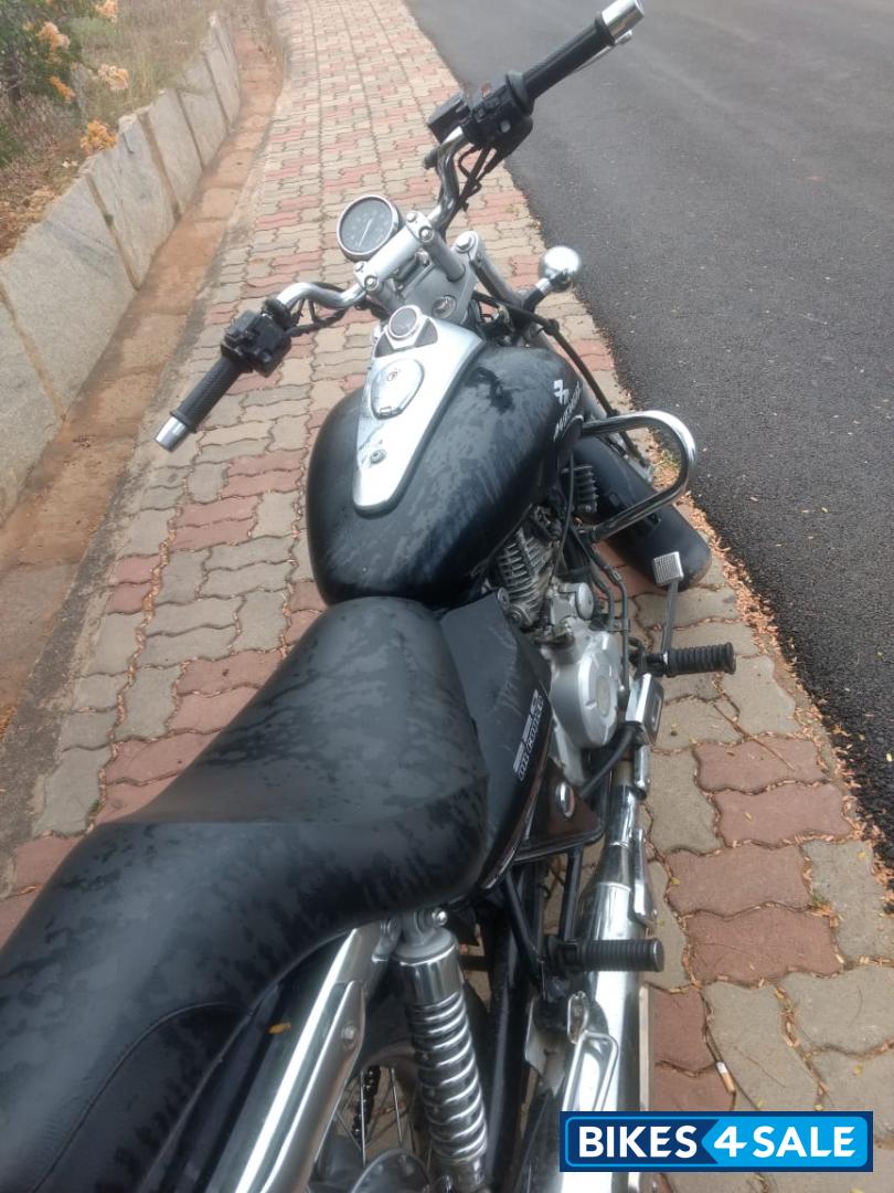 Bajaj Avenger 220 DTS-i