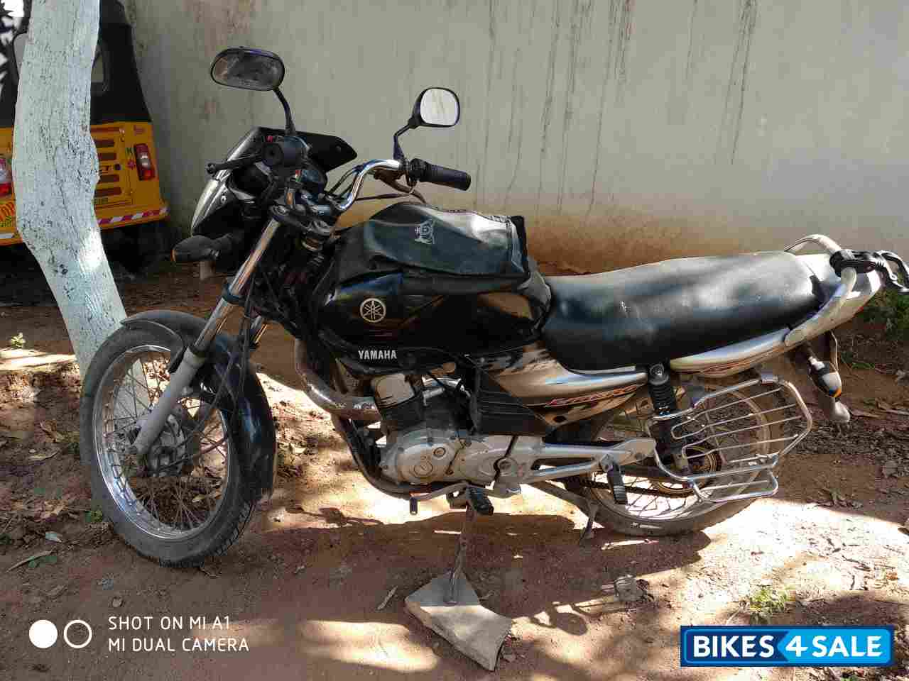 Black Yamaha Libero G5