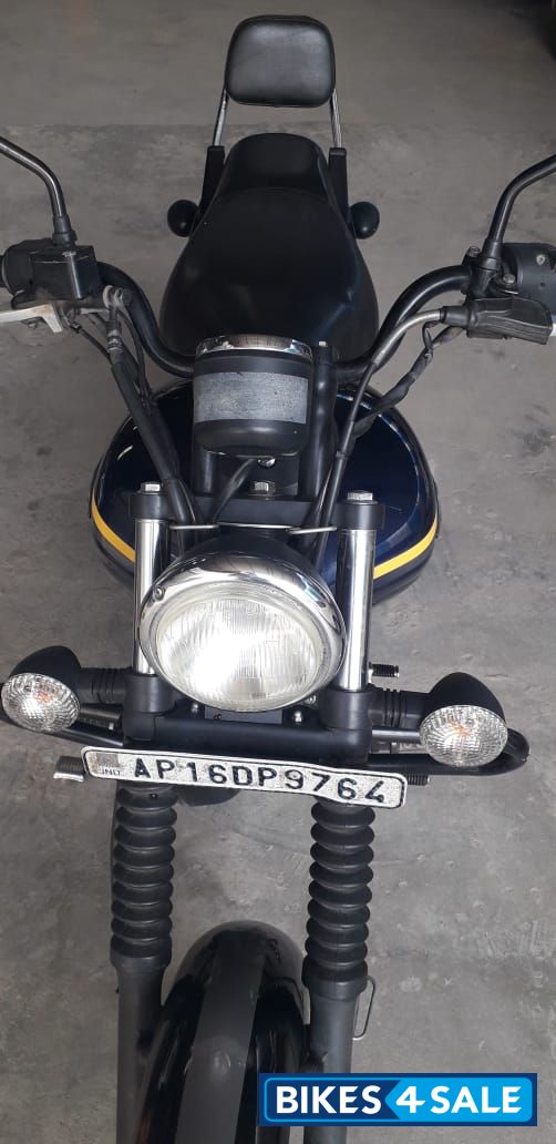 Blue Bajaj Avenger Street 150