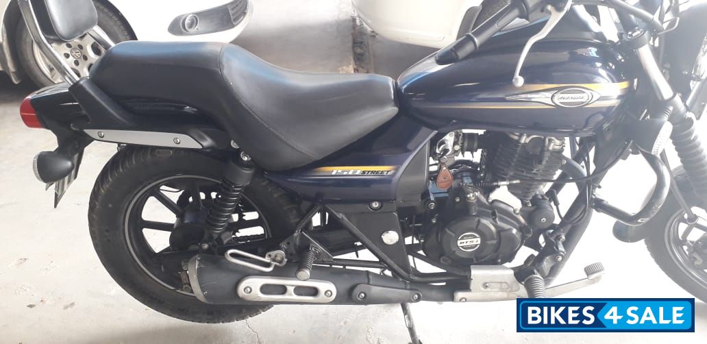 Blue Bajaj Avenger Street 150