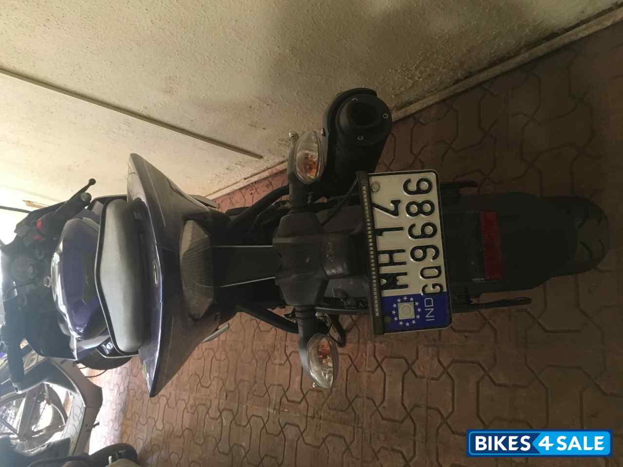 Blue Yamaha YZF R15 V2