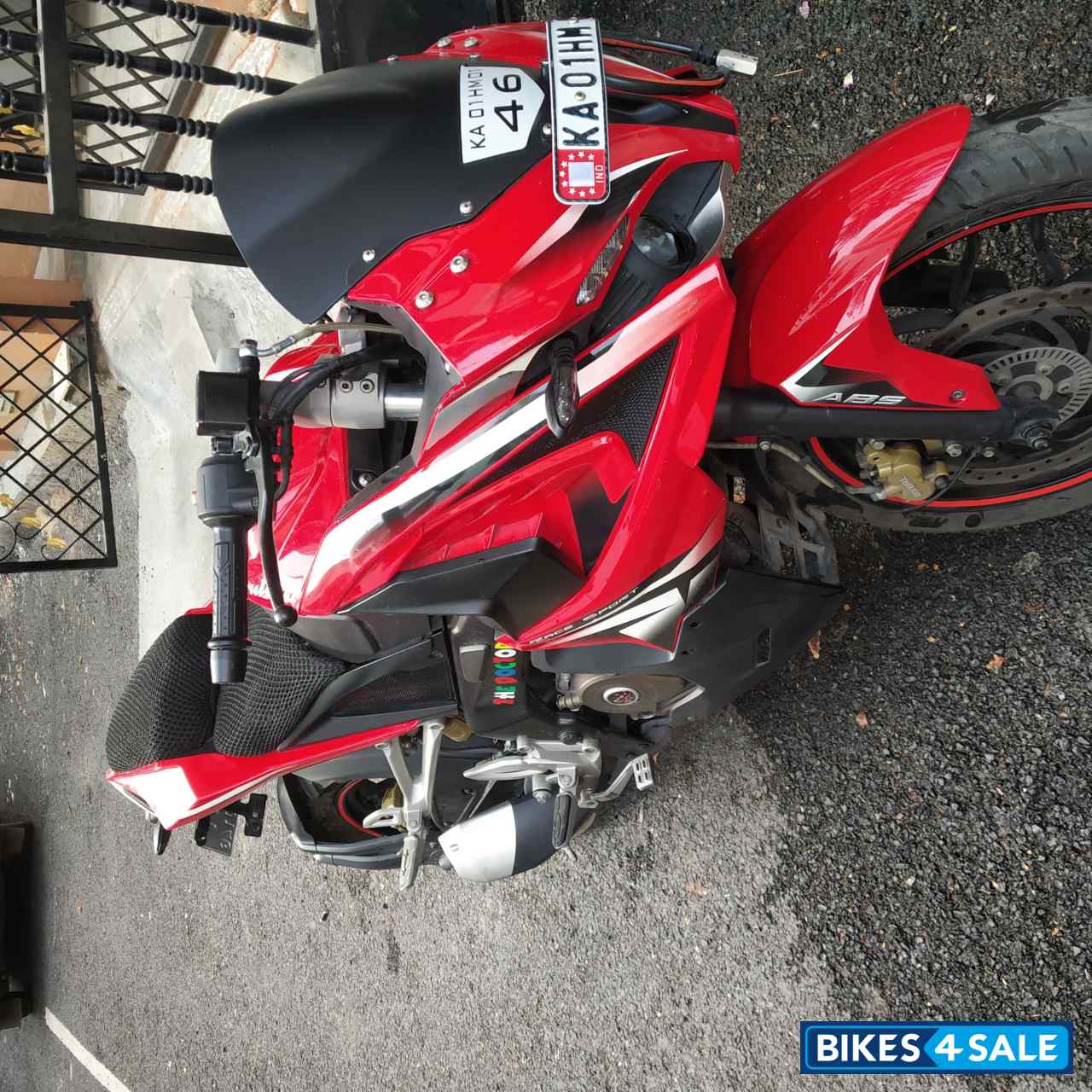 Red Bajaj Pulsar RS 200 ABS