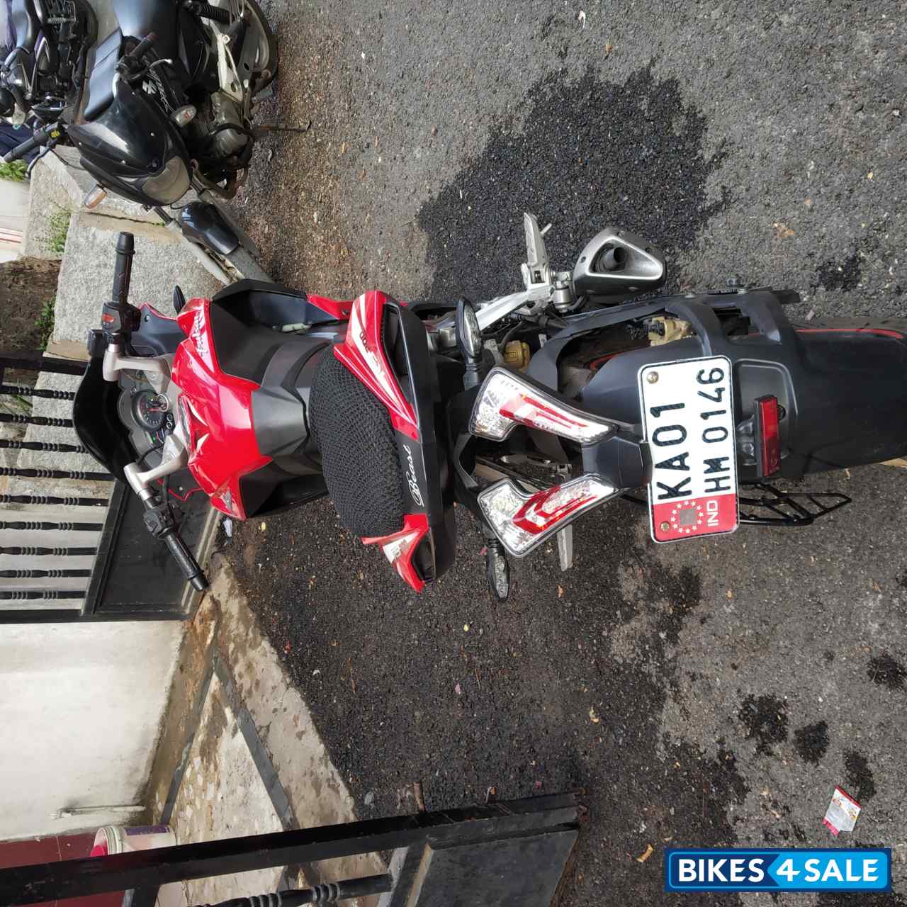 Red Bajaj Pulsar RS 200 ABS