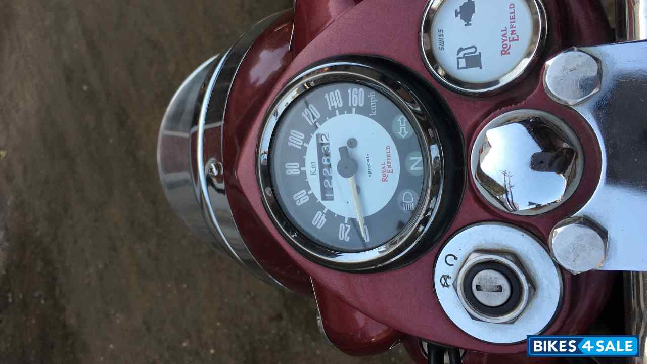 Maroon Royal Enfield Classic Chrome