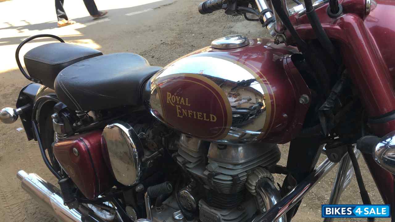 Maroon Royal Enfield Classic Chrome