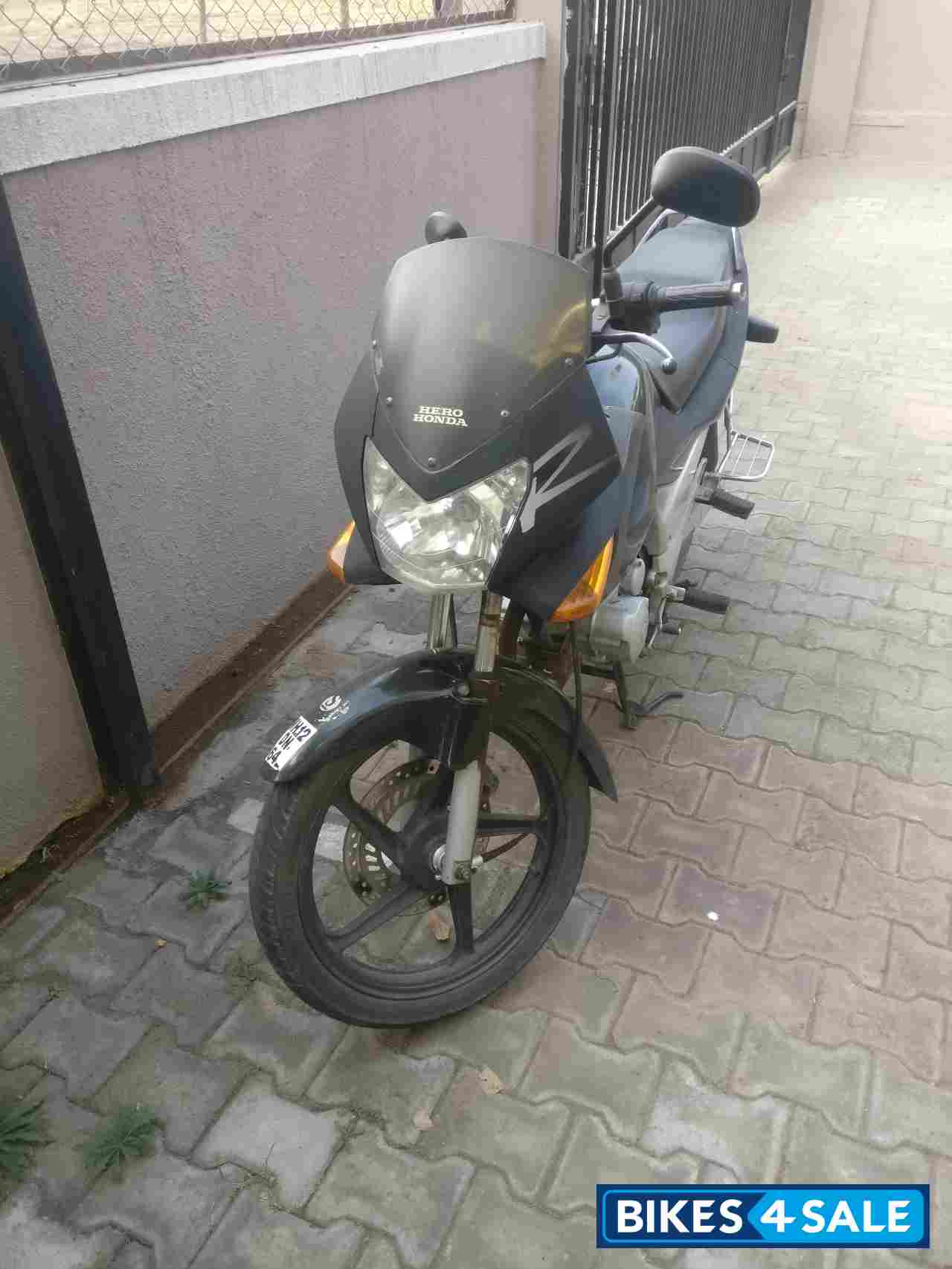 Black Hero Karizma R