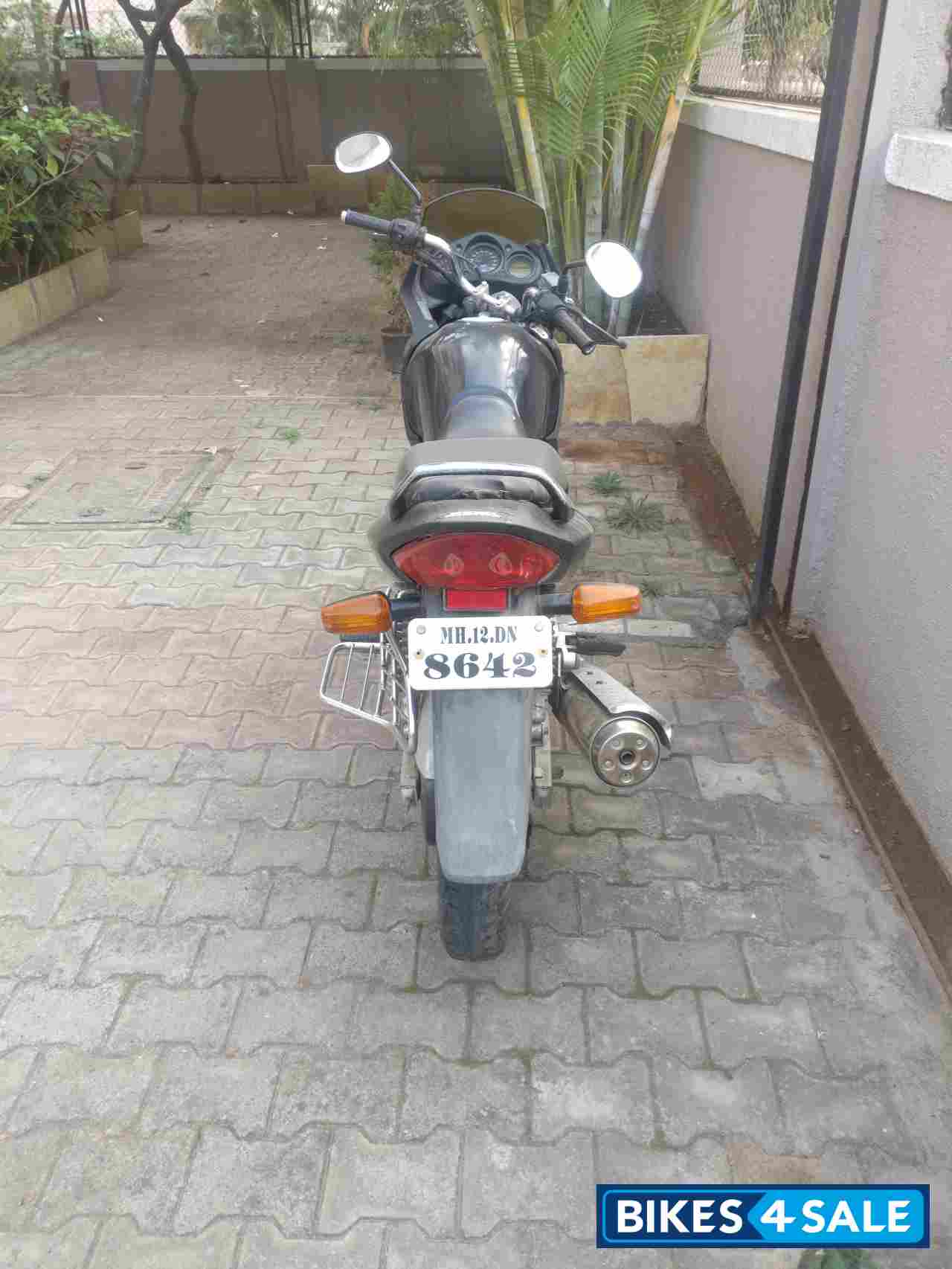 Black Hero Karizma R