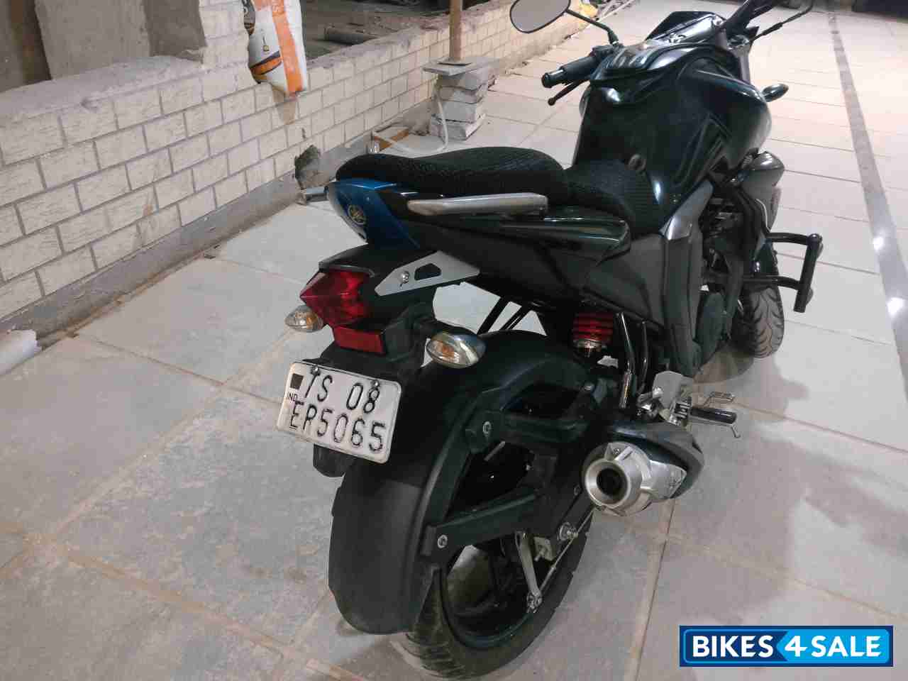 Black&blue Yamaha FZ FI V2