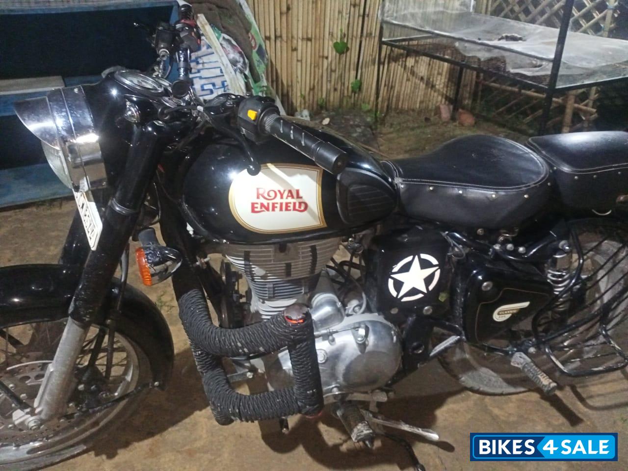 Black Royal Enfield Classic 350