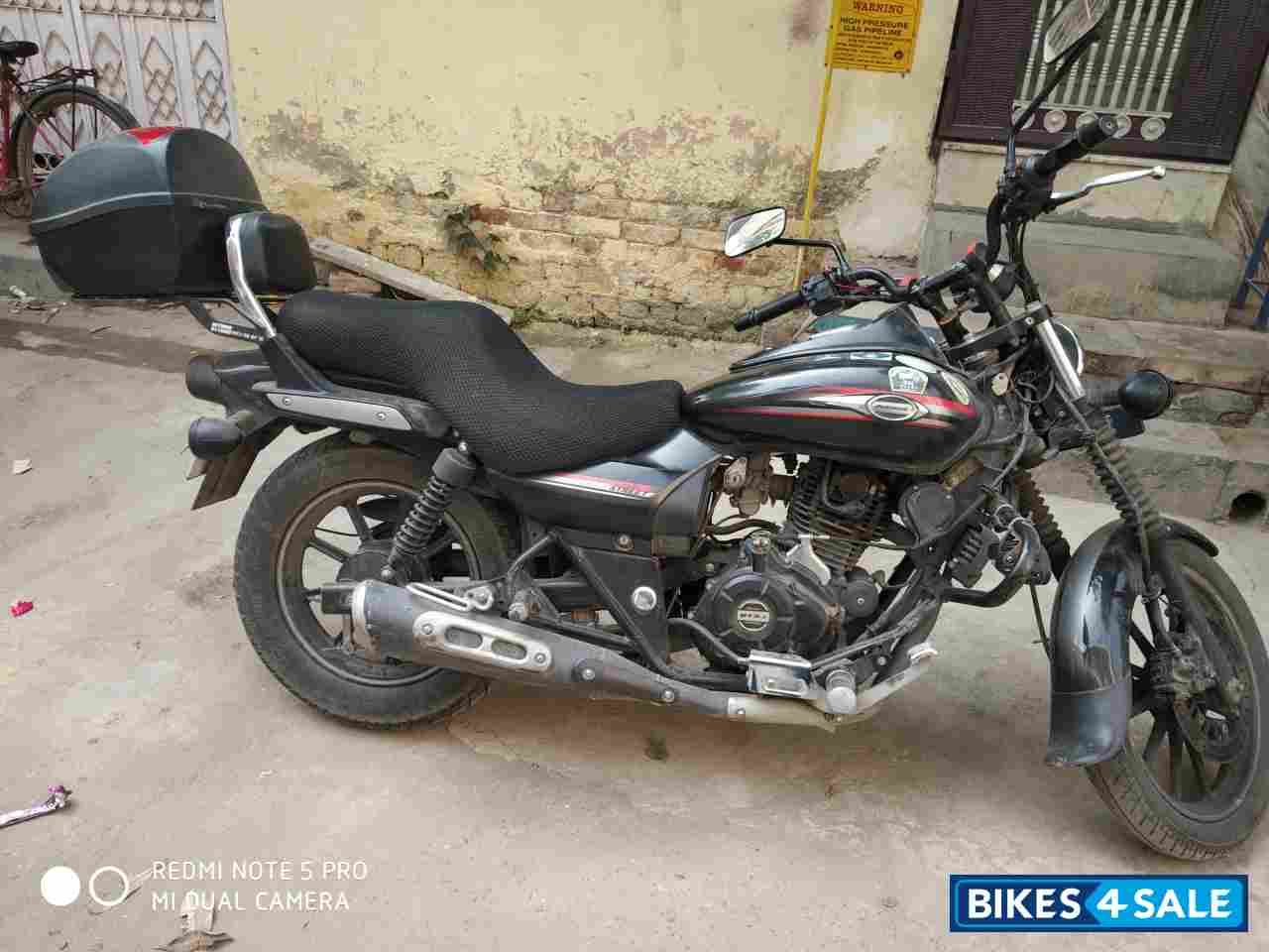 Bajaj Avenger 220 DTS-i