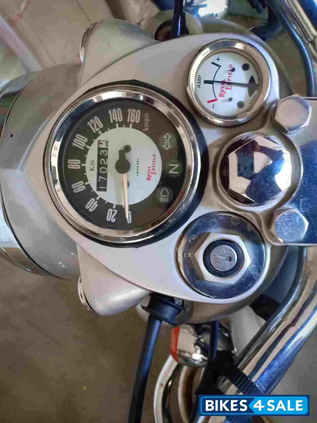 Silver Royal Enfield Classic Silver Royal Enfield Classic