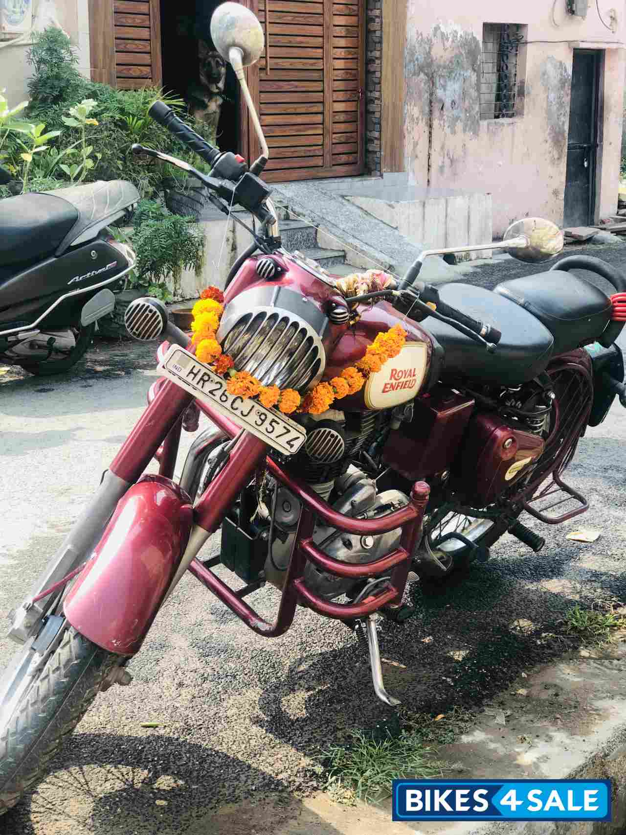 Marron Royal Enfield Classic 350