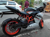 White KTM RC 390