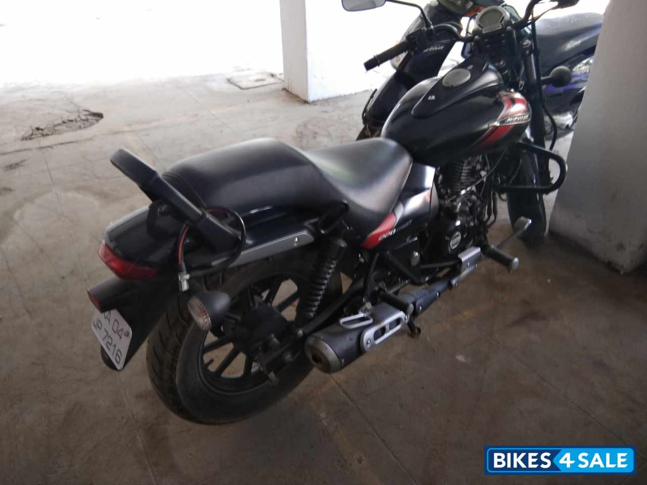 Black Bajaj Avenger Street 220