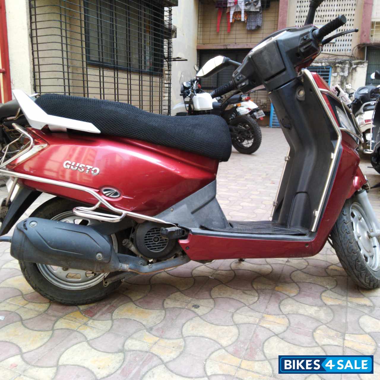 Mahindra Gusto 125