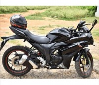 Glossy Black Suzuki Gixxer SF