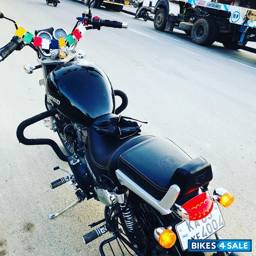 Black Royal Enfield Thunderbird 350