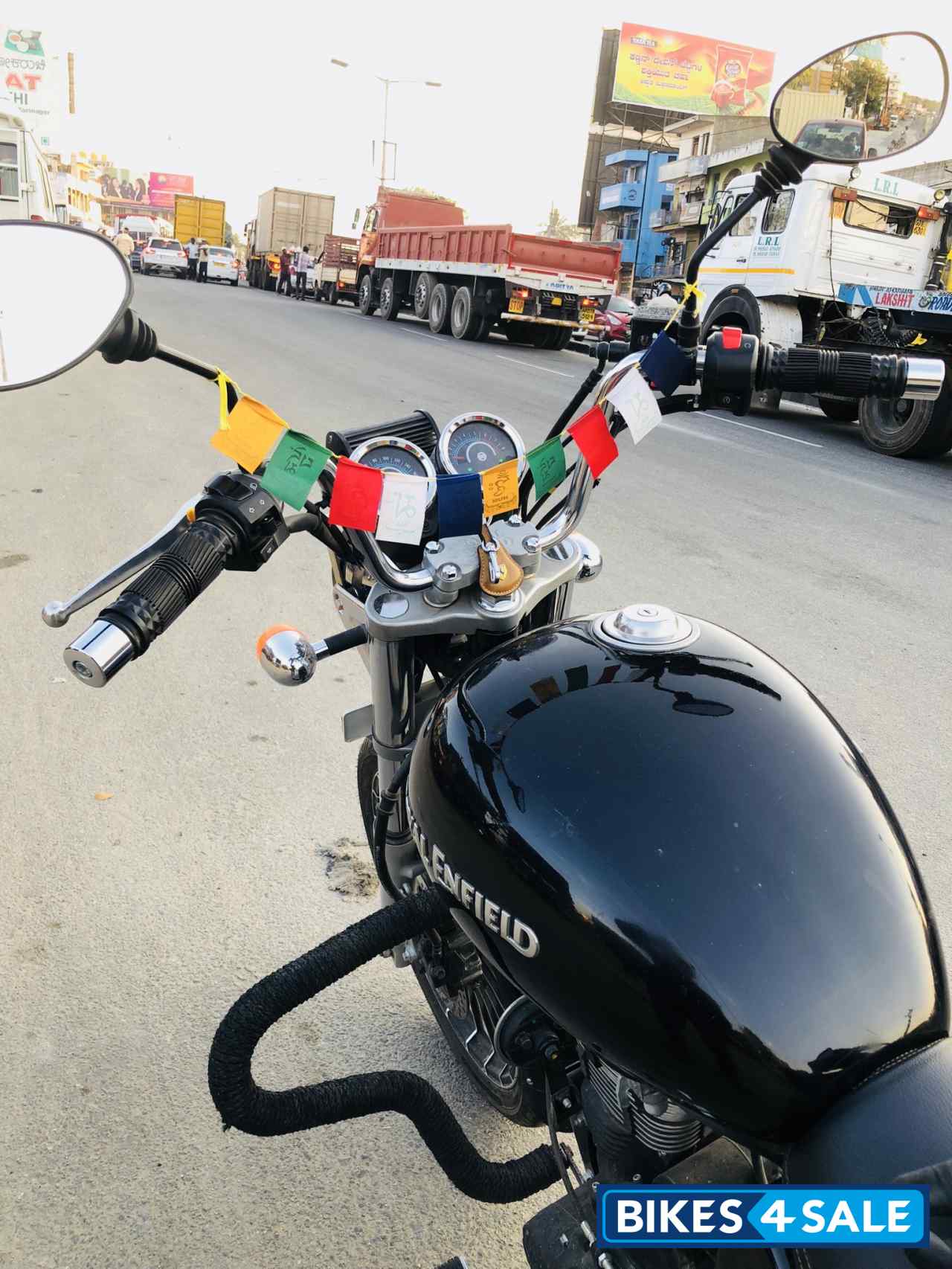 Black Royal Enfield Thunderbird 350