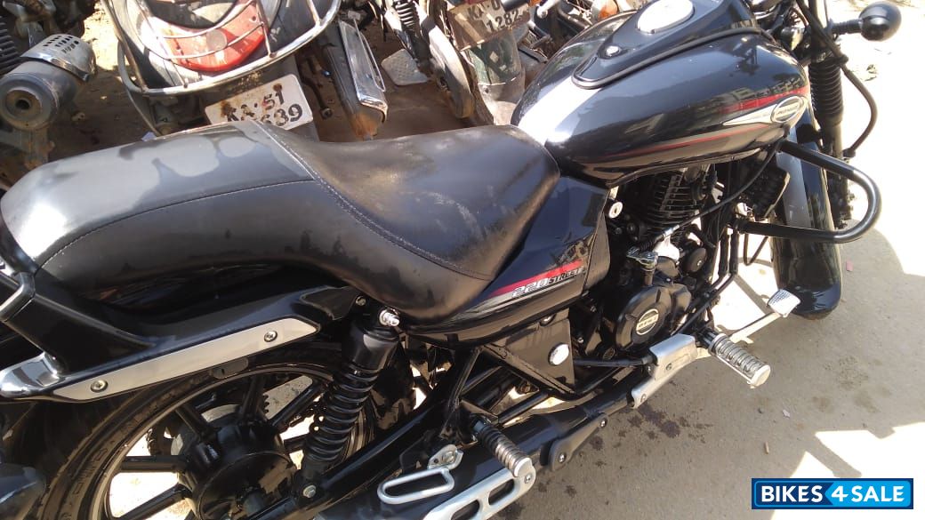 Bajaj Avenger Street 220