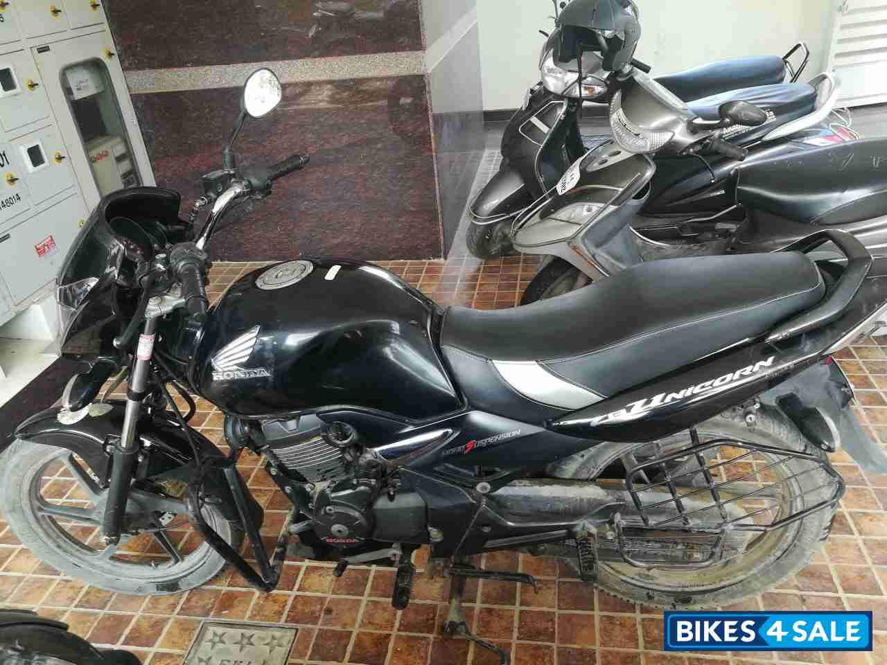 Night Black Honda CB Unicorn