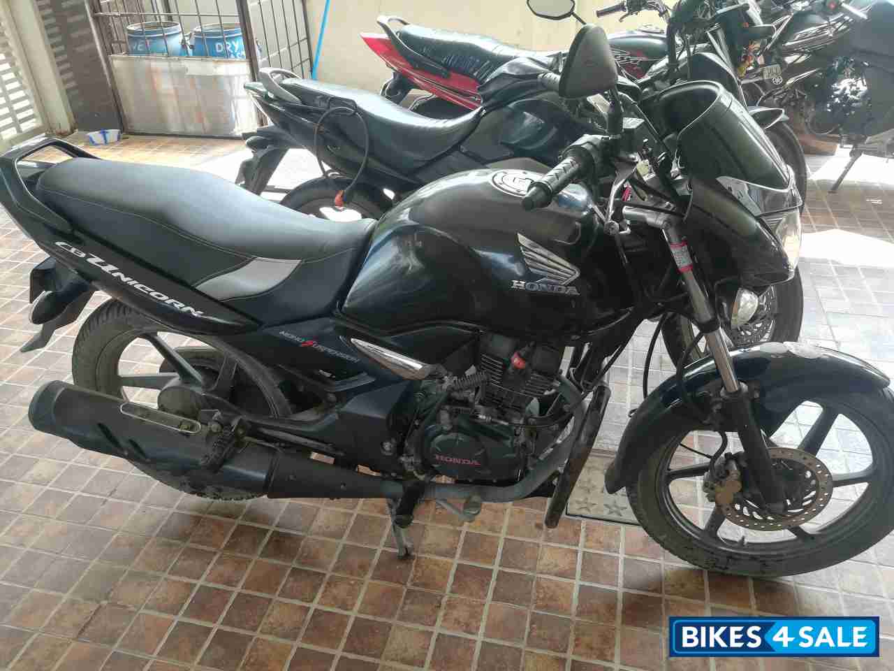 Night Black Honda CB Unicorn