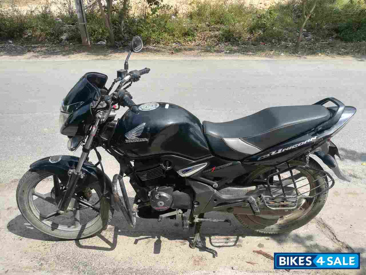 Night Black Honda CB Unicorn