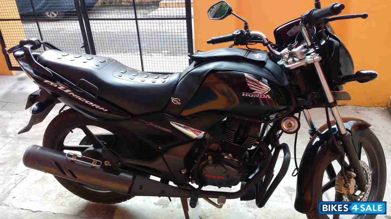 Black Honda CB Unicorn Black Honda CB Unicorn
