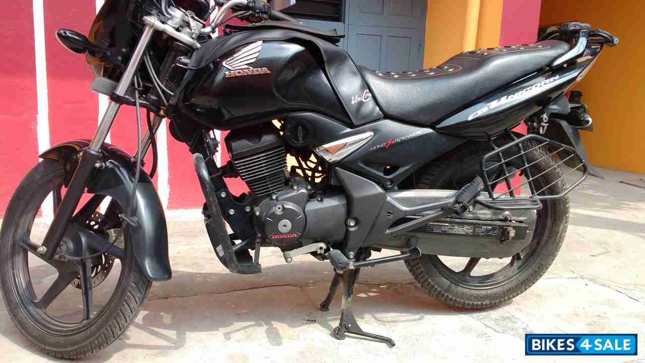 Black Honda CB Unicorn Black Honda CB Unicorn