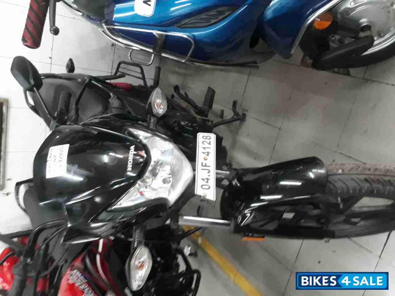 Black Honda Livo 110
