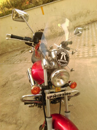 Red Bajaj Avenger 220 DTS-i