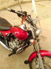 Red Bajaj Avenger 220 DTS-i