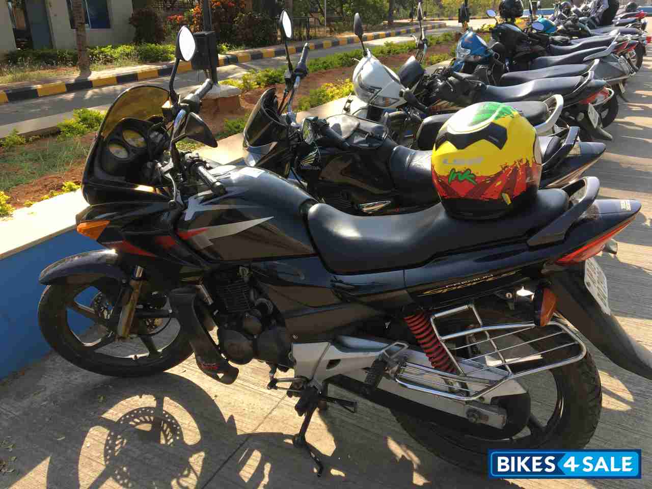 Black Hero Karizma R