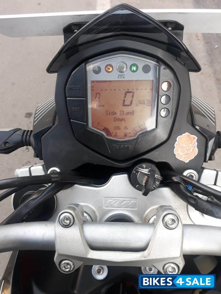 Black KTM Duke 390 Black KTM Duke 390