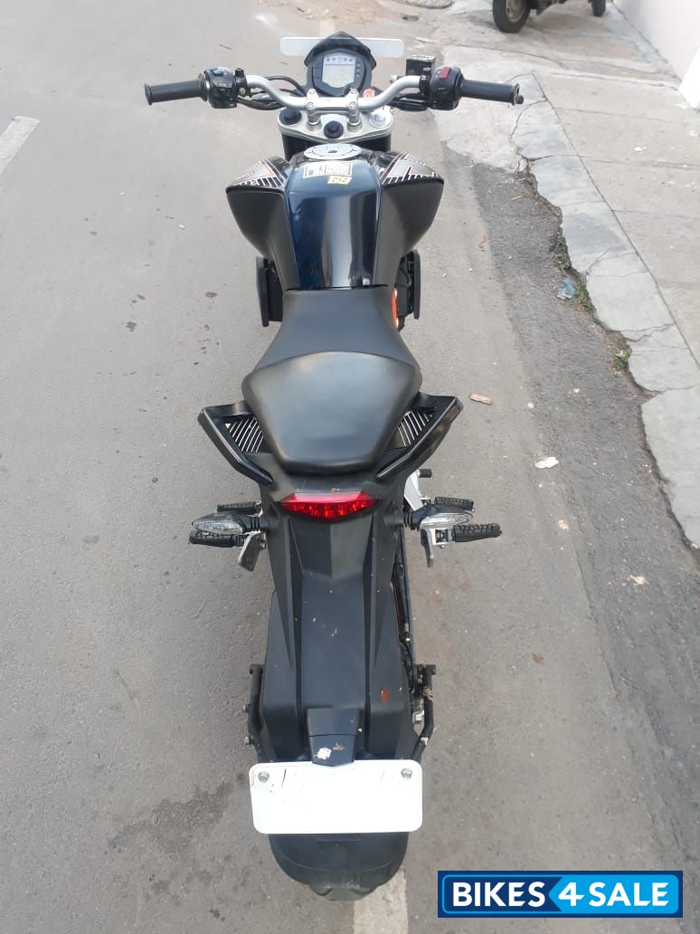 Black KTM Duke 390 Black KTM Duke 390