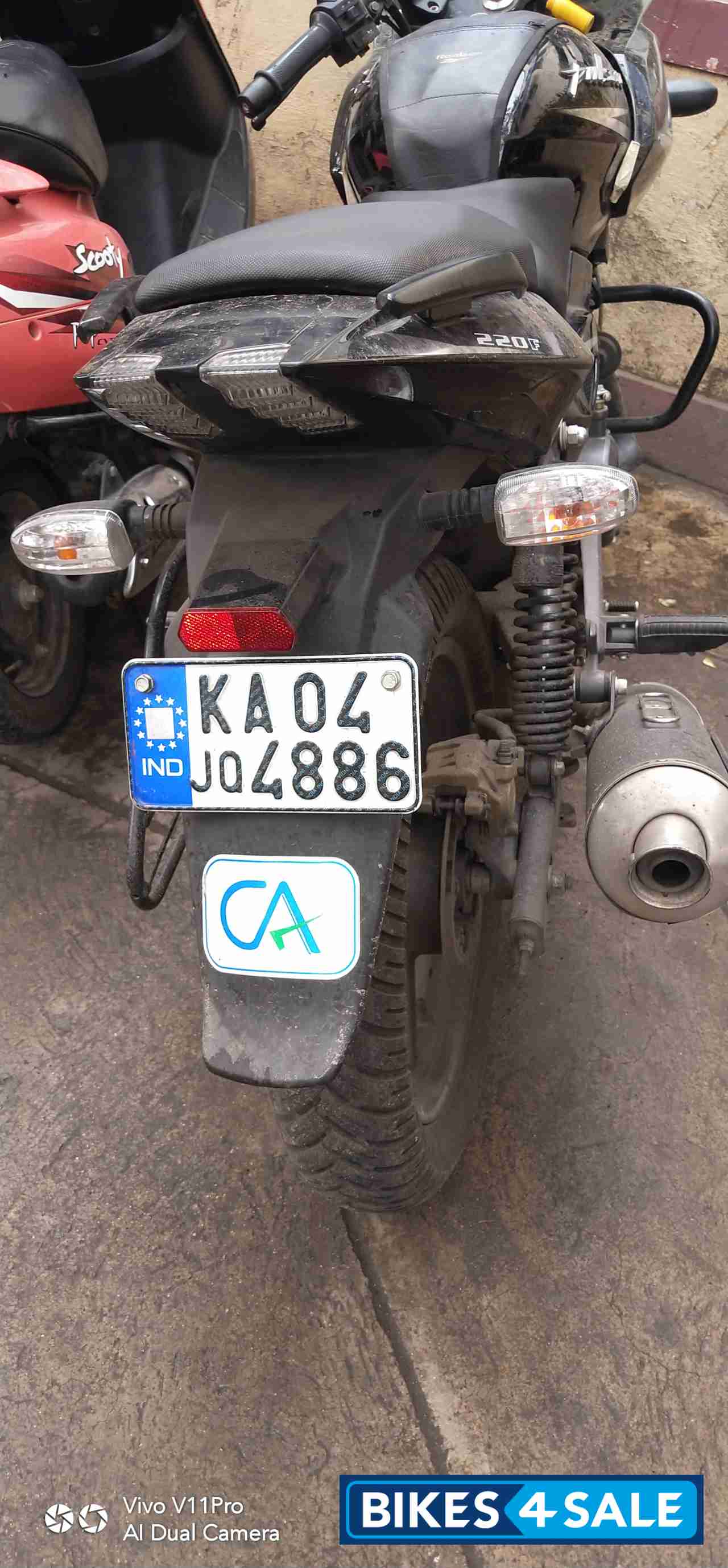 Bajaj Pulsar 220F