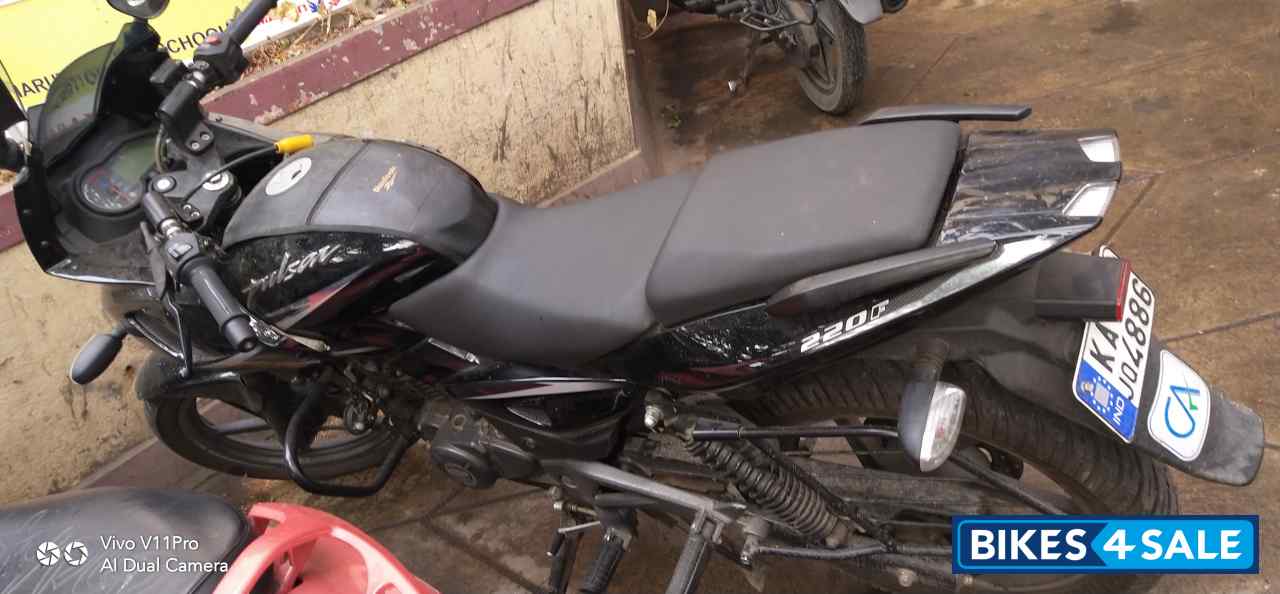 Bajaj Pulsar 220F
