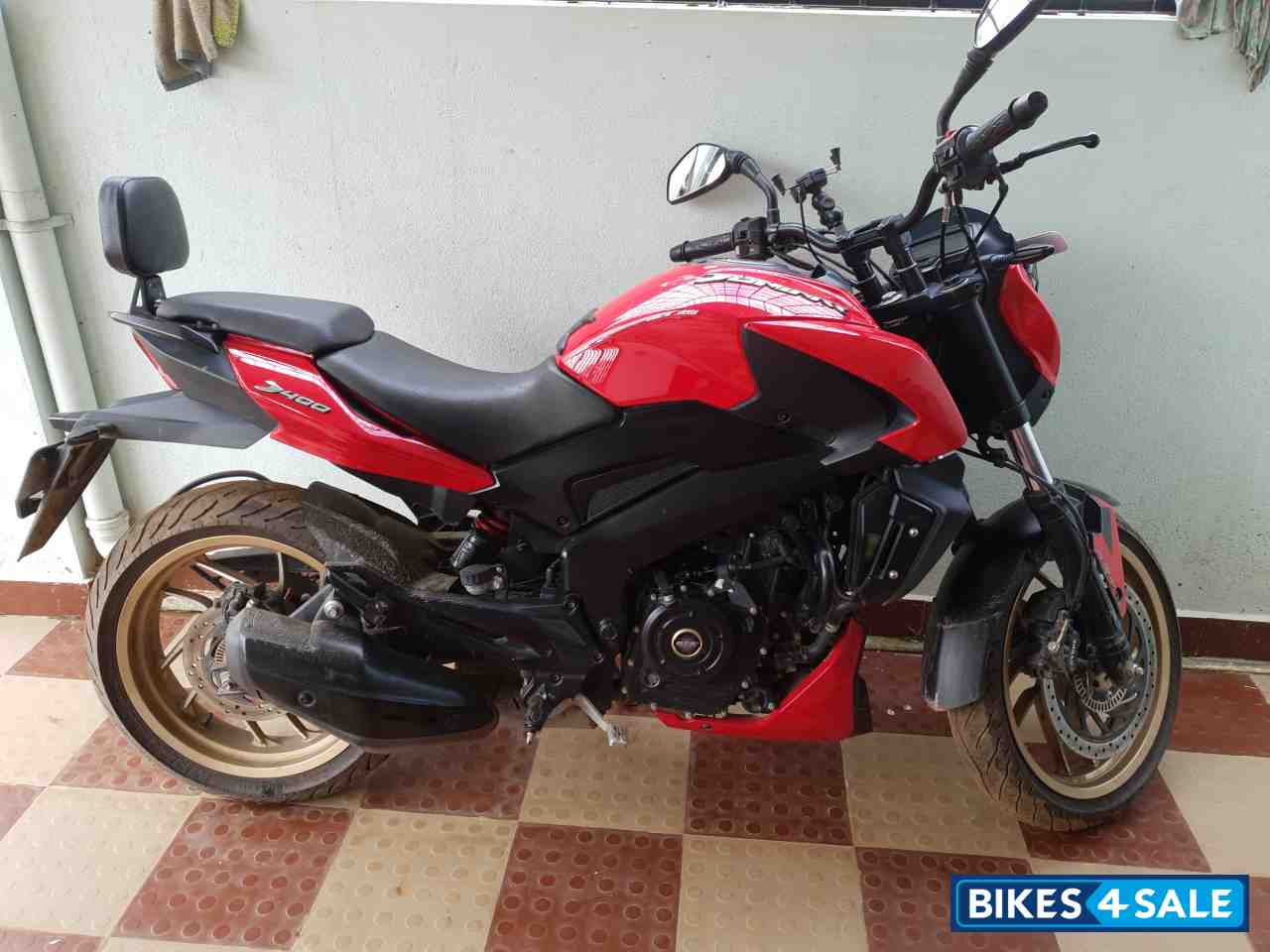 Red Bajaj Dominar 400 Disc