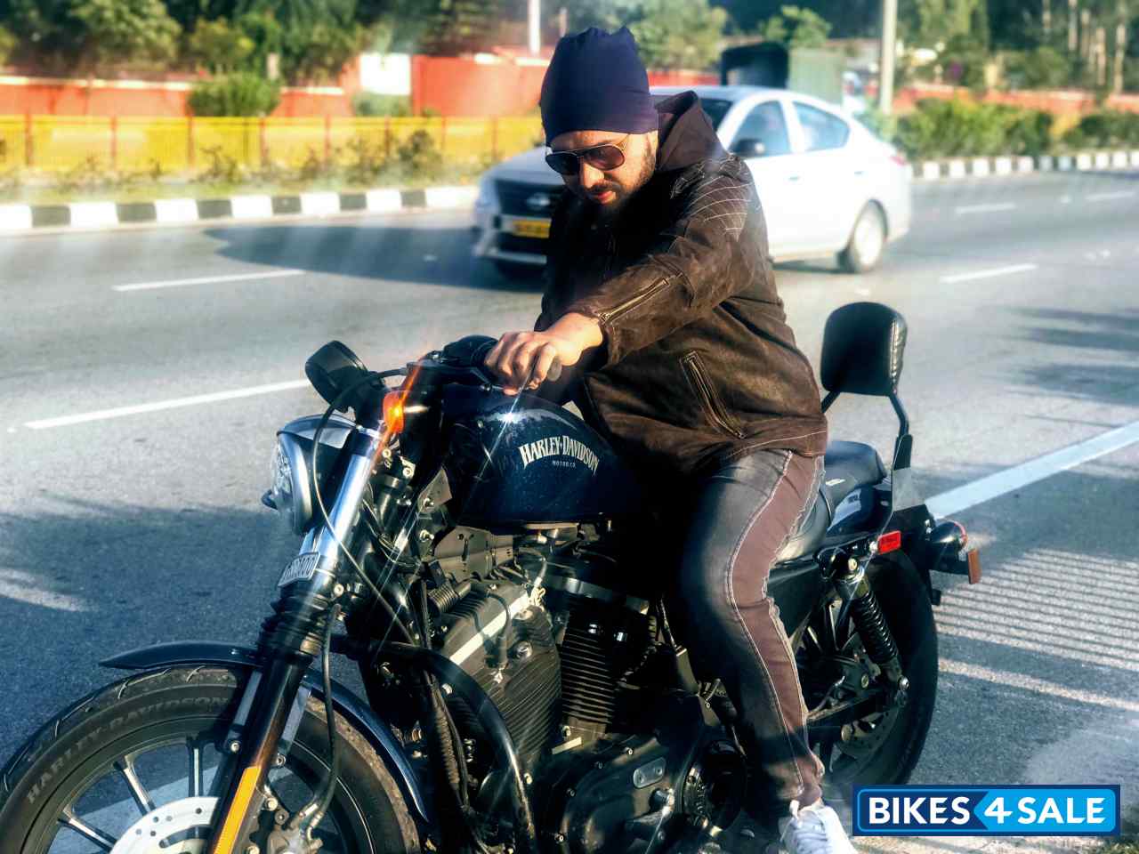 Blue Harley Davidson Iron 883