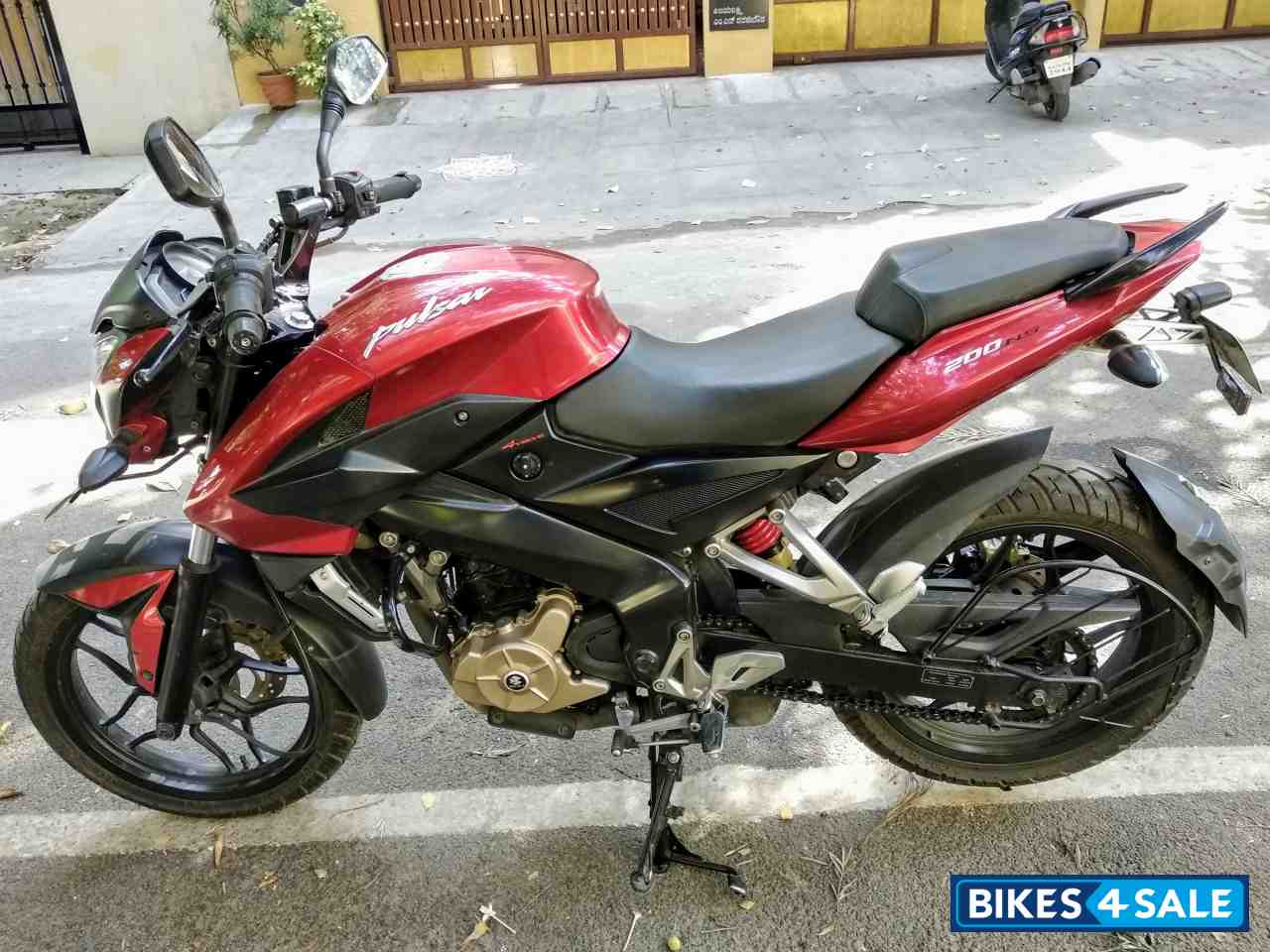 Red Bajaj Pulsar 200 NS