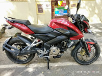 Red Bajaj Pulsar 200 NS