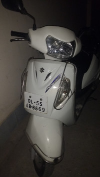 White Suzuki Access 125
