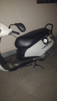 White Suzuki Access 125