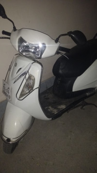 White Suzuki Access 125
