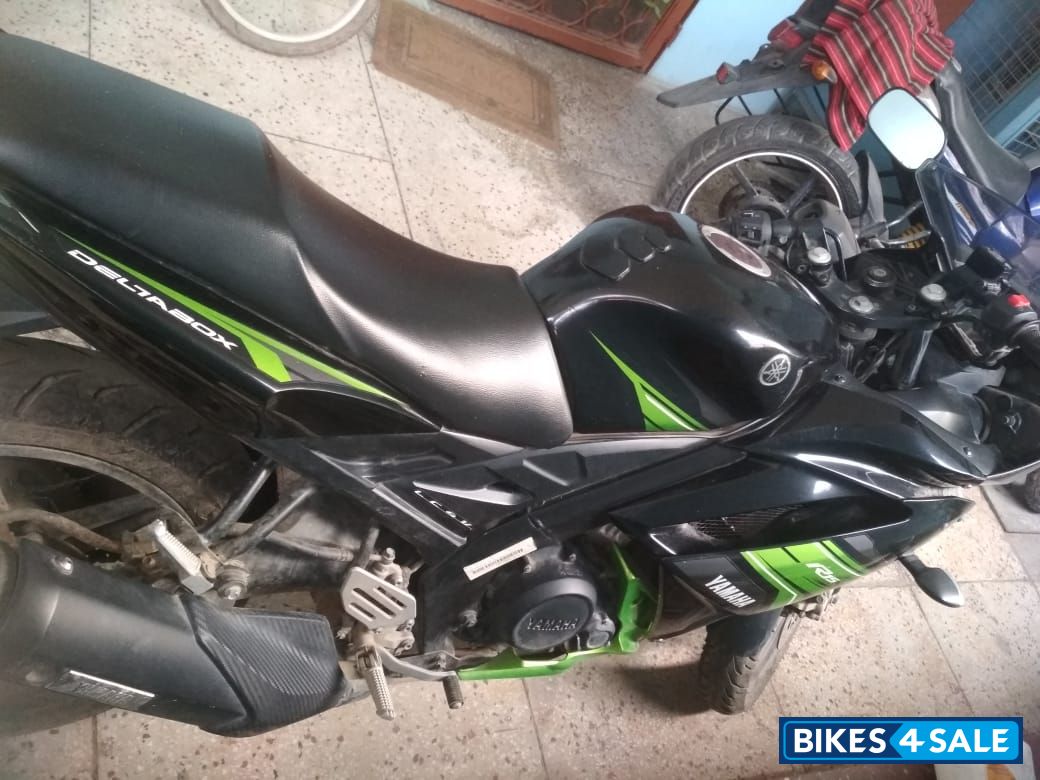 Black Green Yamaha YZF R15