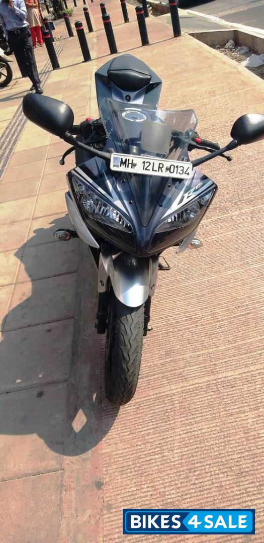 Grey Yamaha YZF R15 V2