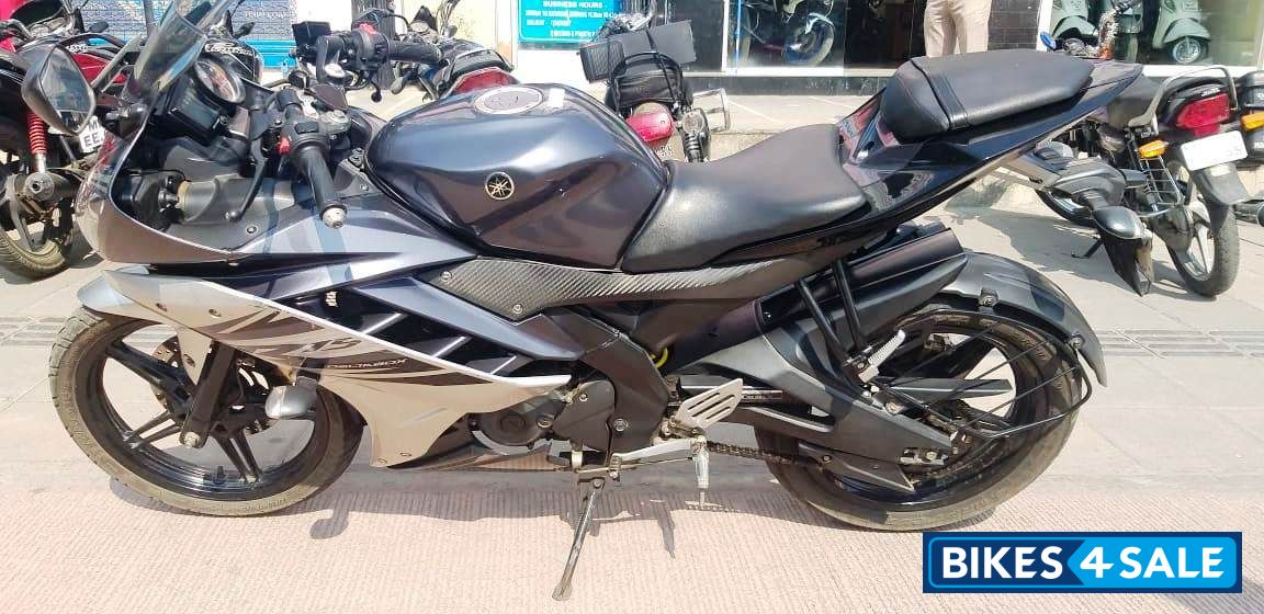 Grey Yamaha YZF R15 V2