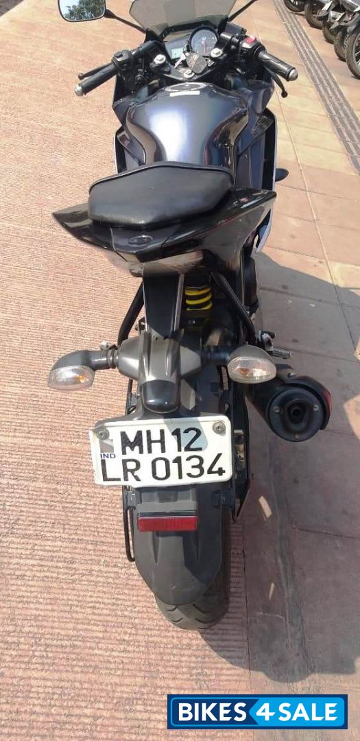 Grey Yamaha YZF R15 V2