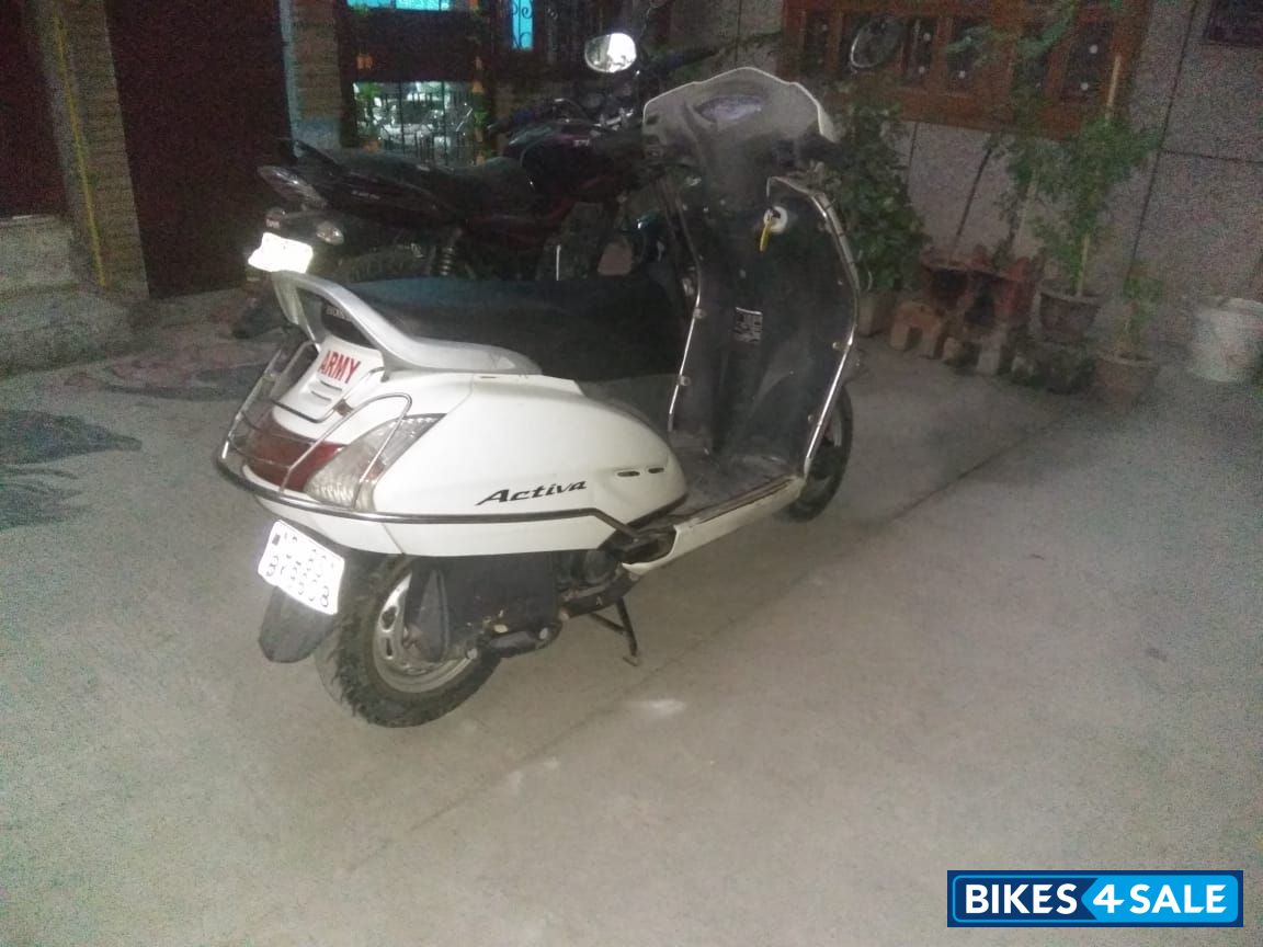 White Honda Activa