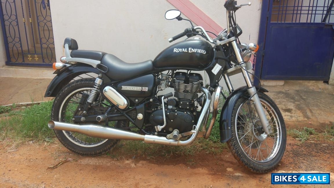 Black Royal Enfield Thunderbird 350