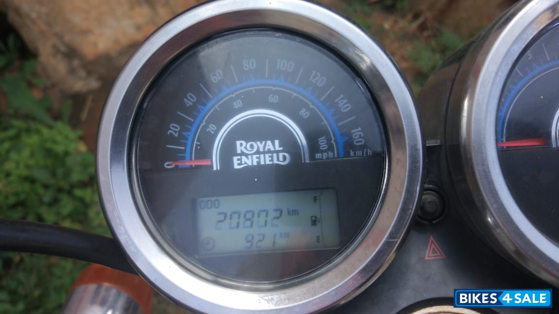 Black Royal Enfield Thunderbird 350 Black Royal Enfield Thunderbird 350